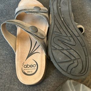Abeo sandals